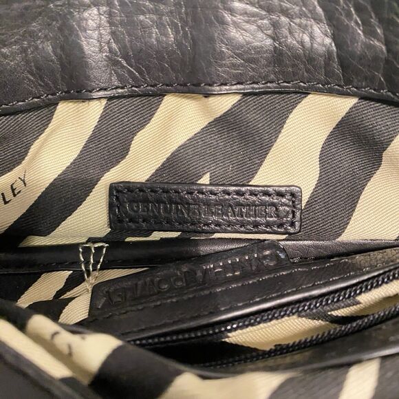 Cynthia Rowley Pebbled Black Leather Crossbody Shoulder bag Chain Strap - Picture 7 of 8